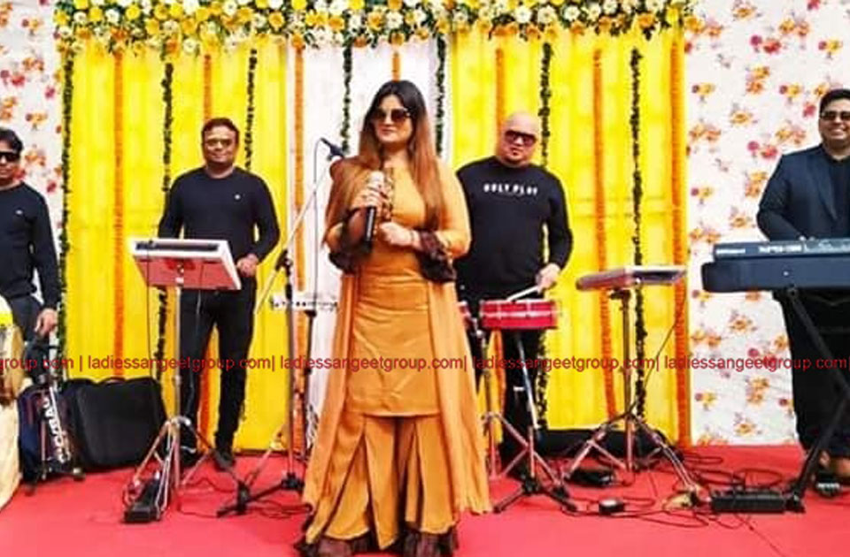 Ladies Sangeet Group for weddings in delhi, gurgaon, noida, Ladies Sangeet Singers